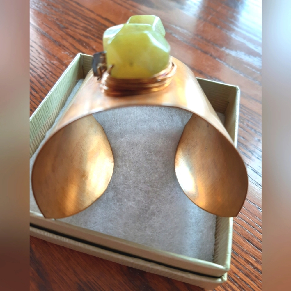 Nashelle Wire Wrapped Raw Gem Wrist Cuff - Picture 2 of 10